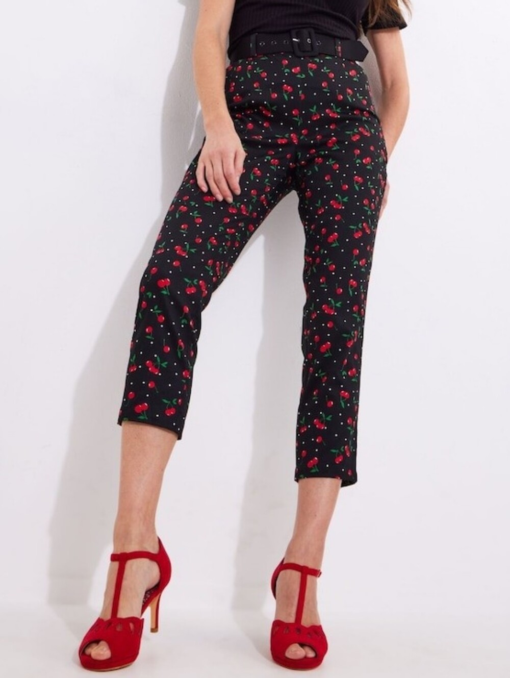 Forever 21 Cropped Cherry High Waist Cropped Ankle Trousers Pants Black Red